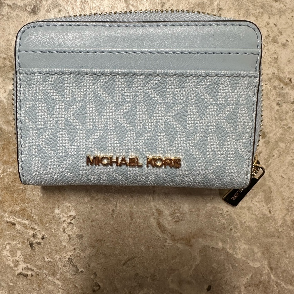 Michael Kors Light Blue Shoulder Bag with Gold Chain and matching Wallet - Picture 6 of 8